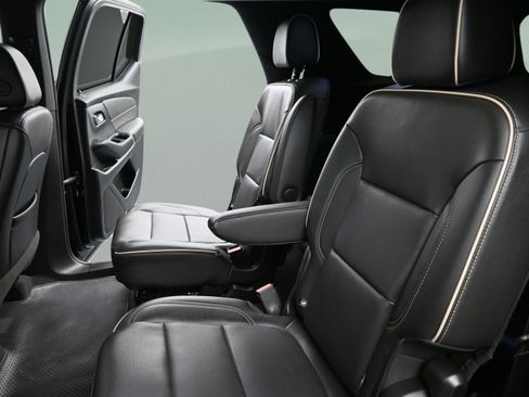 Used 2023 Chevrolet Traverse Premier w/ Redline Edition FWD image 24