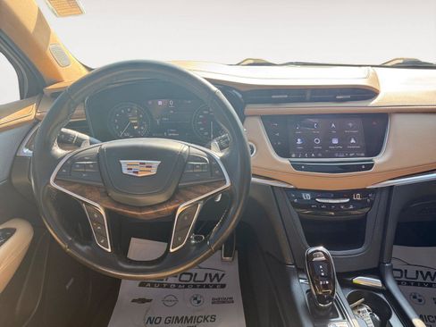 Used 2023 Cadillac XT5 Sportv w/ Platinum Package AWD/4WD image 13