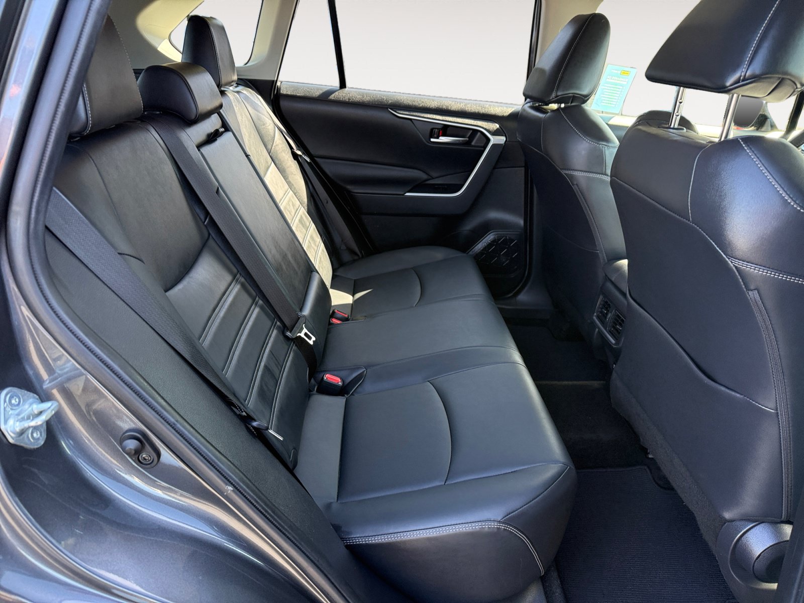 Used 2021 Toyota RAV4 XLE Premium FWD image 18
