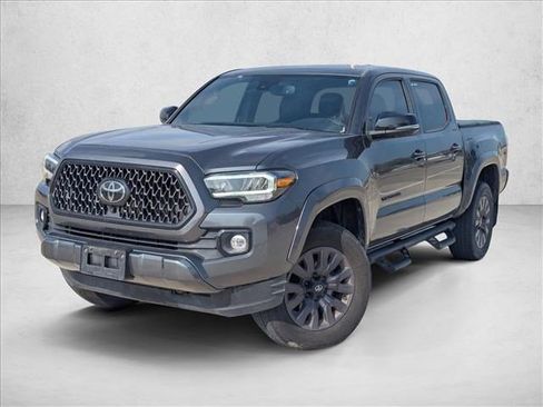 Used 2021 Toyota Tacoma Limited image 1