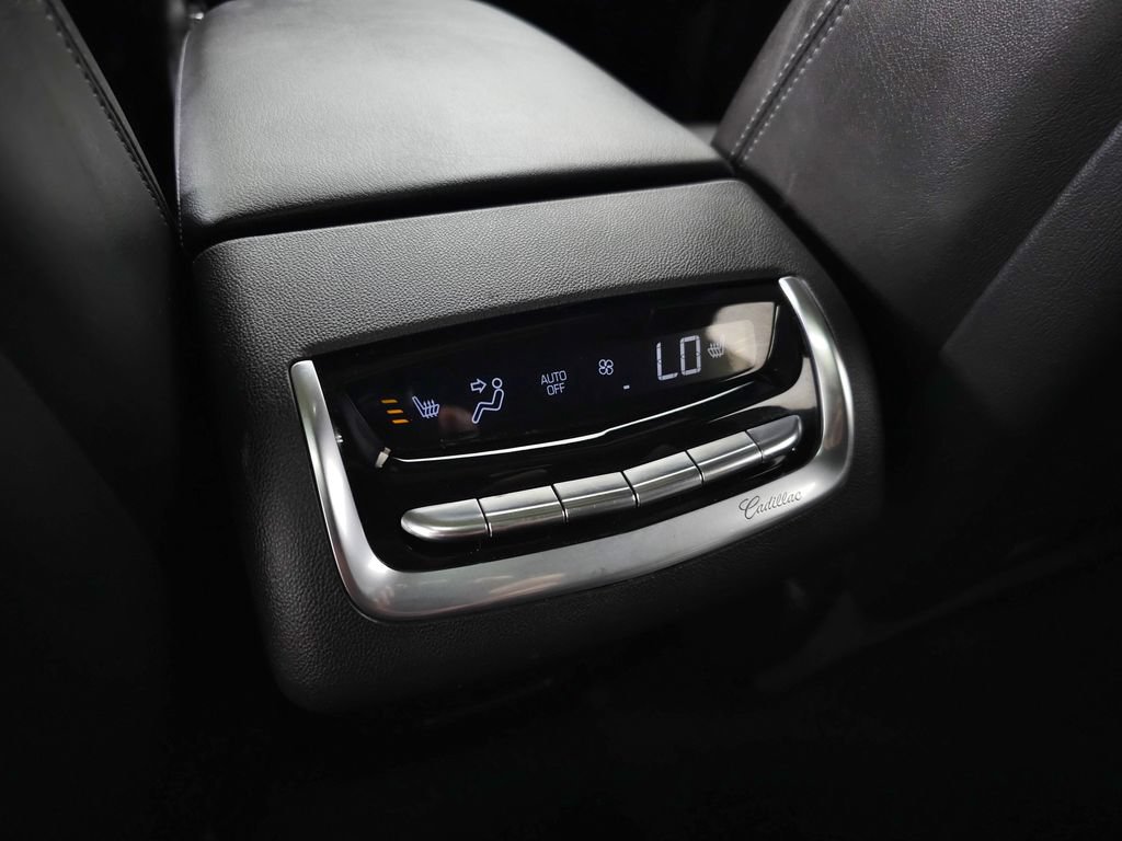 Used 2023 Cadillac XT6 Premium Luxury w/ Technology Package AWD/4WD image 35