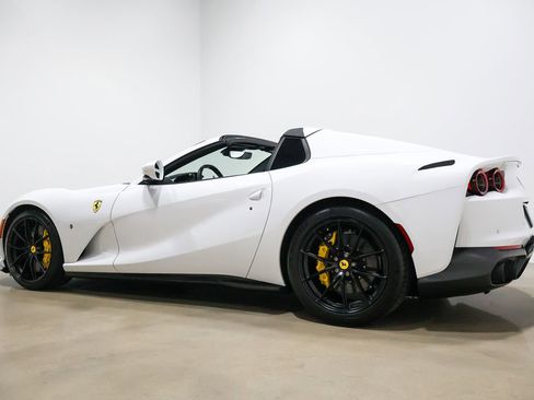 Used 2022 Ferrari 812 GTS RWD image 19