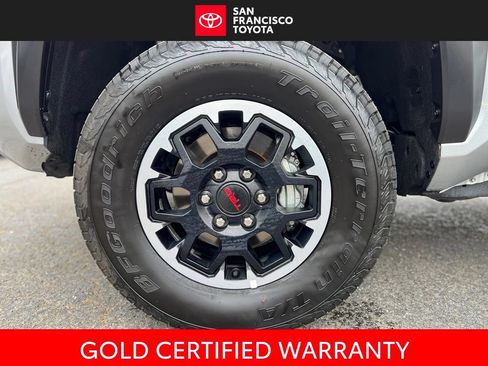 Certified 2025 Toyota Tacoma TRD Off-Road AWD/4WD image 9
