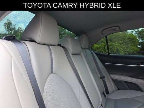 Used 2022 Toyota Camry XLE FWD image 14