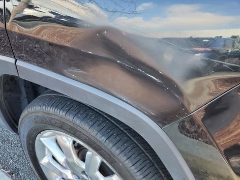 Used 2015 Jeep Cherokee Limited w/ Luxury Group image 38