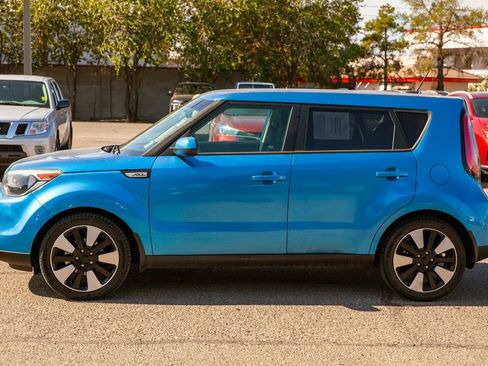 Used 2016 Kia Soul + w/ Designer's Package FWD image 8