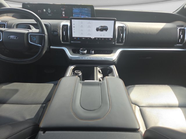 Used 2025 Ford Expedition Tremor AWD/4WD image 29