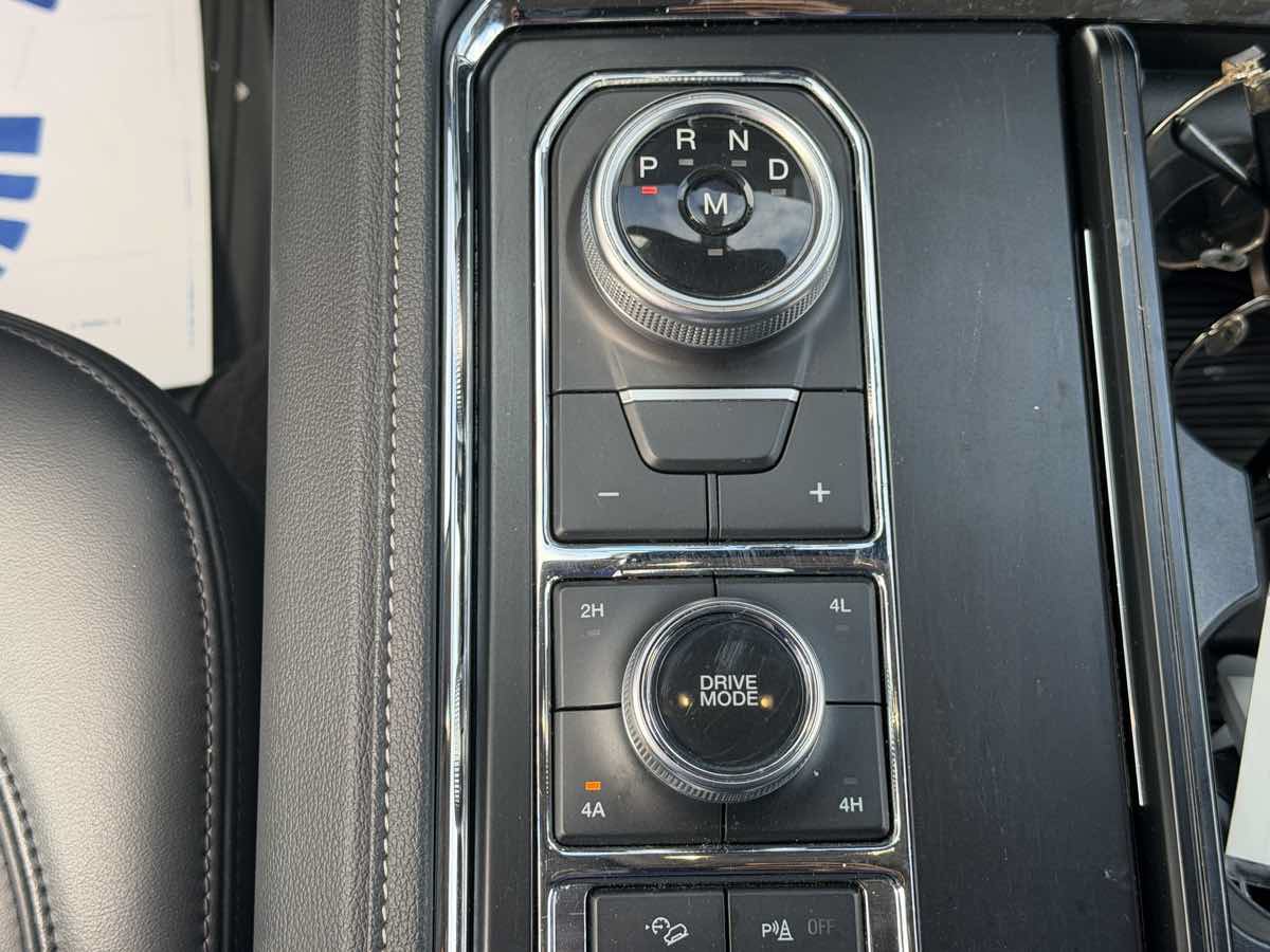 Used 2023 Ford Expedition XLT AWD/4WD image 25
