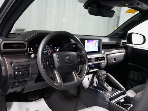 Used 2024 Toyota Tacoma SR5 w/ SR5 Upgrade Package RWD image 12