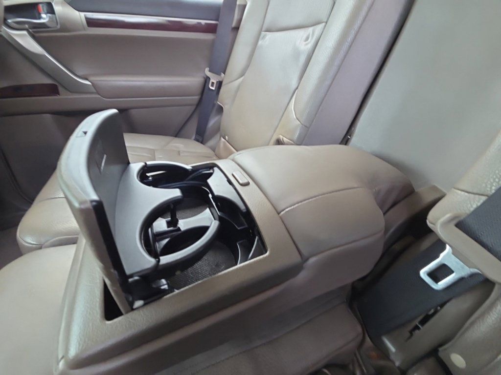 Used 2018 Lexus GX 460 Premium w/ Premium Package AWD/4WD image 19
