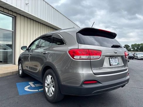 Used 2017 Kia Sorento AWD image 6