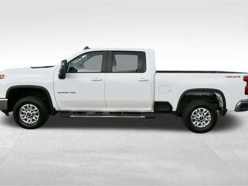 Used 2024 Chevrolet Silverado 2500 LT AWD/4WD image 4