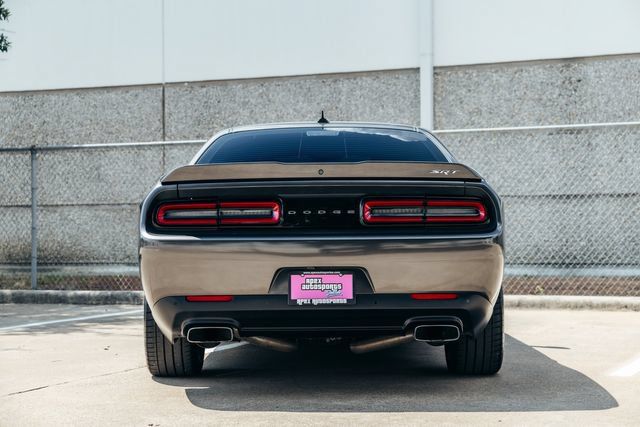 Used 2015 Dodge Challenger SRT w/ Technology Group RWD image 17