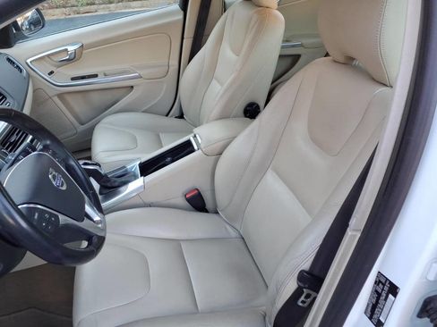Used 2015 Volvo S60 T5 Premier image 18