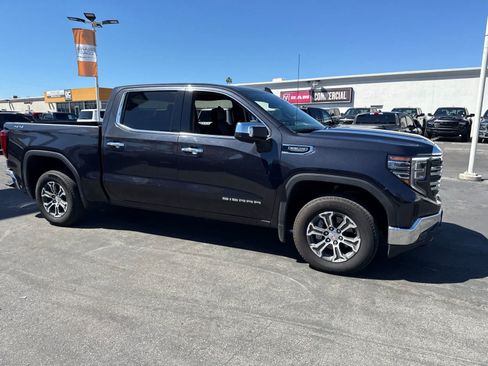 Used 2025 GMC Sierra 1500 SLT AWD/4WD image 10