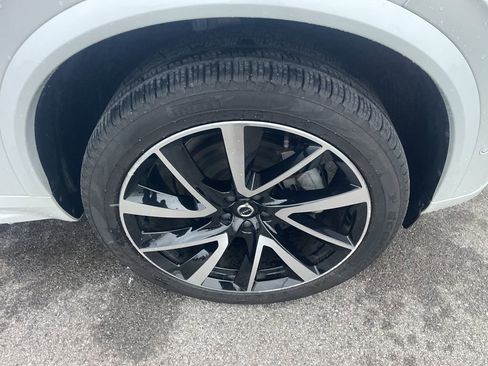 Certified 2024 Volvo XC90 B6 Ultimate image 12