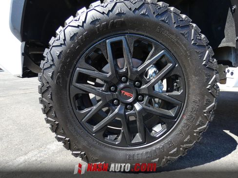 Used 2024 Toyota Tundra Limited AWD/4WD image 21