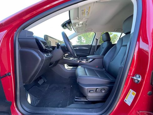 Used 2025 Buick Envision Preferred AWD/4WD image 3