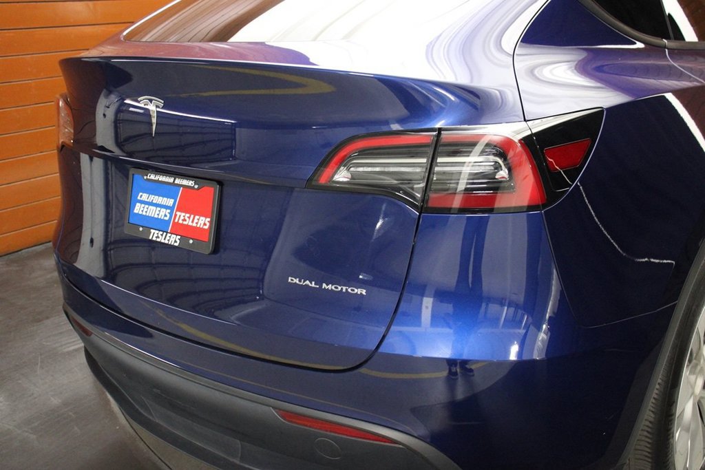 Used 2023 Tesla Model Y Long Range AWD/4WD image 3