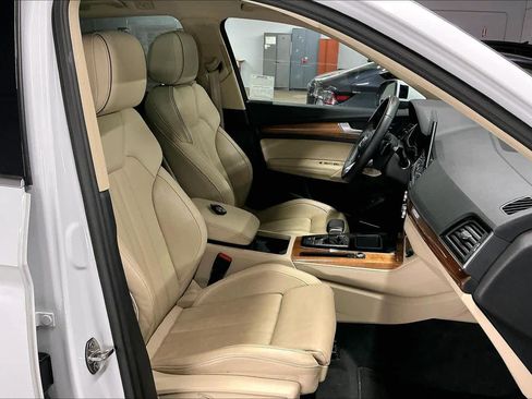 Used 2023 Audi Q5 2.0T Premium Plus w/ Premium Plus Package image 9