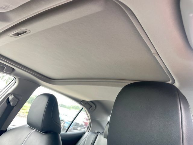Used 2018 Toyota Camry SE w/ Audio Package FWD image 27