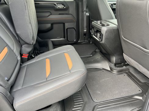 Used 2025 GMC Sierra 1500 AT4 w/ Technology Package AWD/4WD image 20