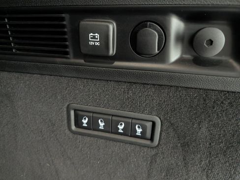 Used 2023 Jeep Grand Wagoneer Series III image 32