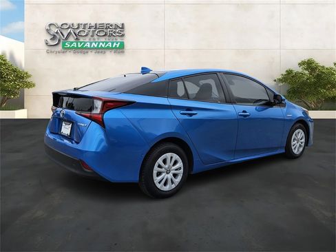 Used 2019 Toyota Prius LE image 5