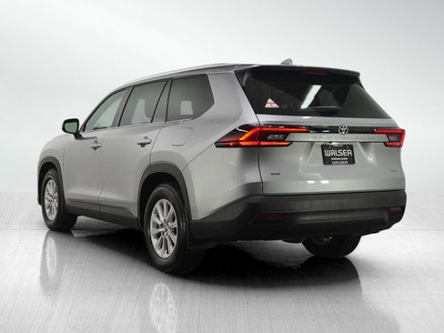 Used 2025 Toyota Grand Highlander AWD image 3