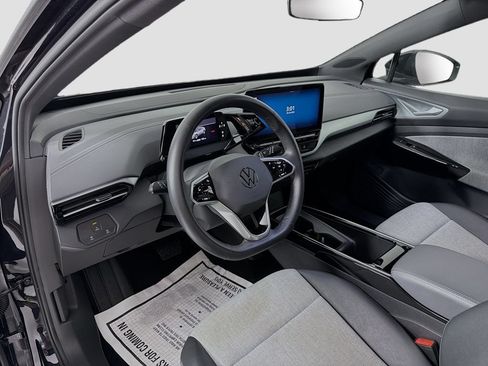 Used 2023 Volkswagen ID.4 2WD image 9