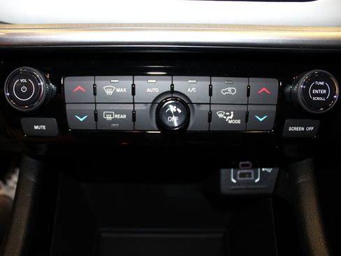 New 2026 Jeep Compass Limited image 17