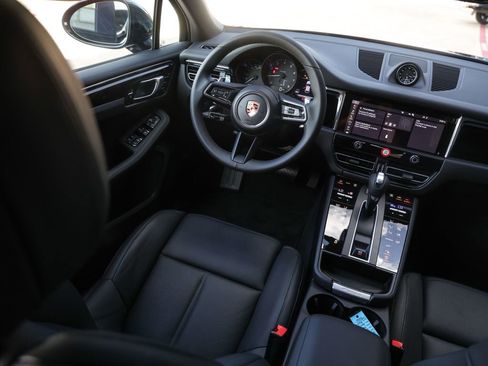 New 2025 Porsche Macan image 33