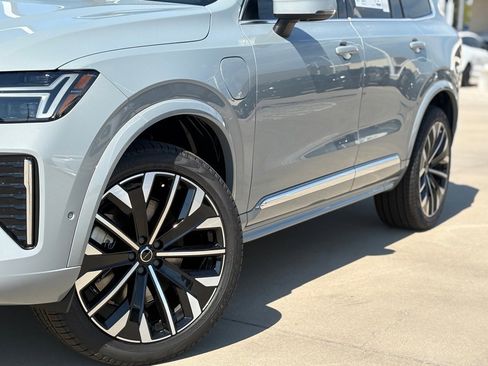 New 2026 Volvo XC90 T8 Plus image 10