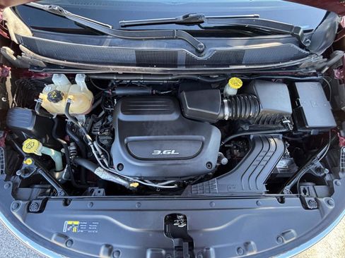 Used 2017 Chrysler Pacifica Touring image 47