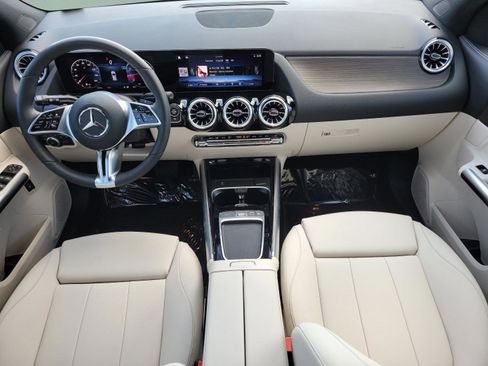 Certified 2025 Mercedes-Benz GLA 250 4MATIC image 16