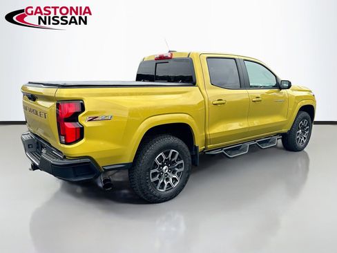 Used 2023 Chevrolet Colorado Z71 w/ Z71 Convenience Package 2 AWD/4WD image 9