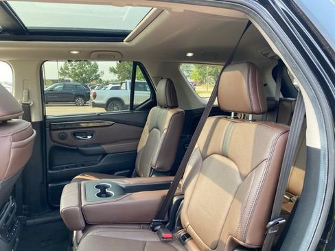 Used 2024 Honda Pilot Elite image 18