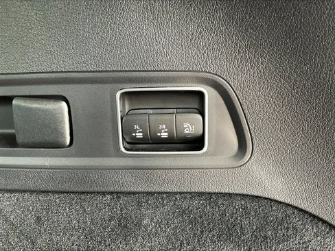 Certified 2025 Mercedes-Benz GLS 580 4MATIC image 41