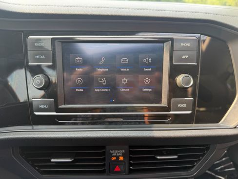 Used 2021 Volkswagen Jetta SE FWD image 15
