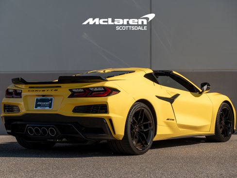 Used 2025 Chevrolet Corvette Z06 RWD image 7