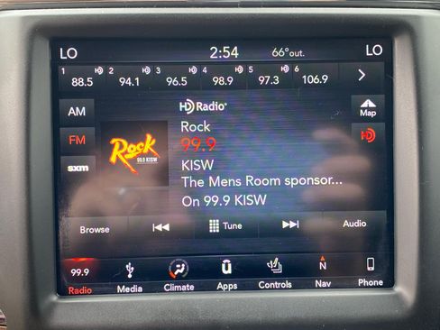 Used 2018 RAM 1500 Laramie w/ Convenience Group AWD/4WD image 18