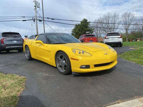 Used 2006 Chevrolet Corvette Coupe w/ Preferred Equipment Group image 1