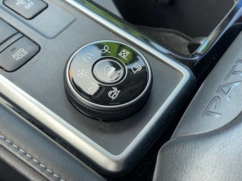 Certified 2023 Nissan Pathfinder SL AWD/4WD image 31