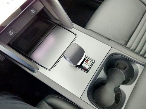 Certified 2025 Land Rover Discovery Sport S image 25