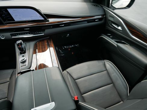 Certified 2023 Cadillac Escalade Premium Luxury AWD/4WD image 10