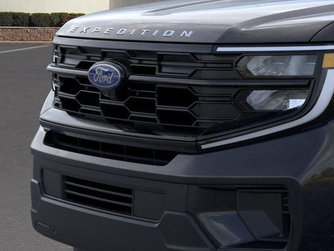 New 2026 Ford Expedition Active image 17