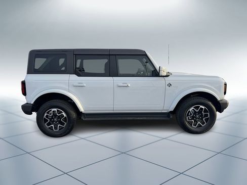 New 2025 Ford Bronco Outer Banks image 3