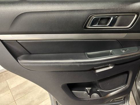 Used 2019 Ford Explorer XLT w/ Equipment Group 201A image 18