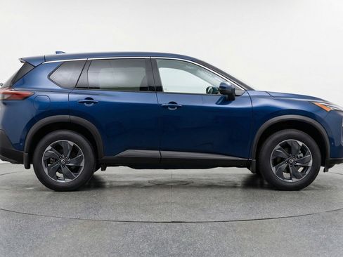 Used 2025 Nissan Rogue SV image 11