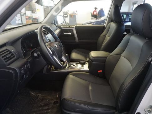 Used 2024 Toyota 4Runner SR5 Premium w/ 4Runner Black Package (TMS) AWD/4WD image 20